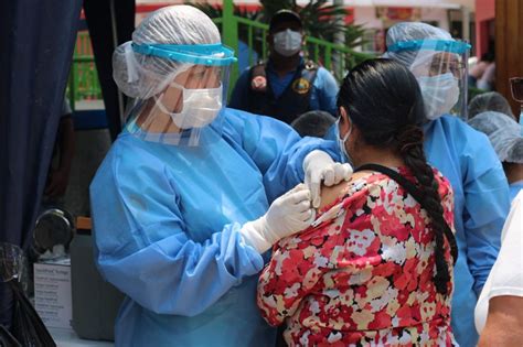 El orden de prioridad para aplicar la vacuna es Junín vacuna a 47,237 personas en dos días y supera la ...