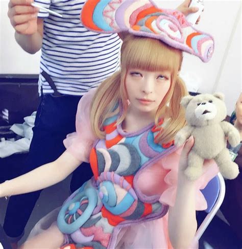 Pin Em Kyary Pamyu Pamyu