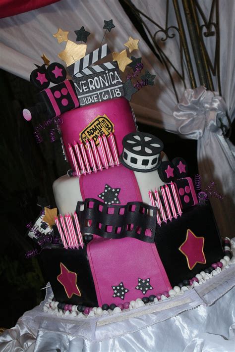Pin By Veronica Ria On Sweets And Snacks Themed Cakes Hollywood Cake