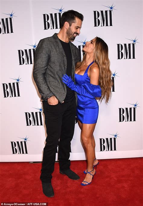 Jessie James Decker Rocks Blue Dress With Husband Eric Decker At 2022 Bmi Country Awards Sound