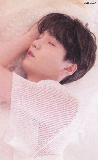 𝒙𝒊𝒂𝒐 On Twitter Bts Sleeping Yoongi Sleeping Cute Love Yourself Tear Photoshoot