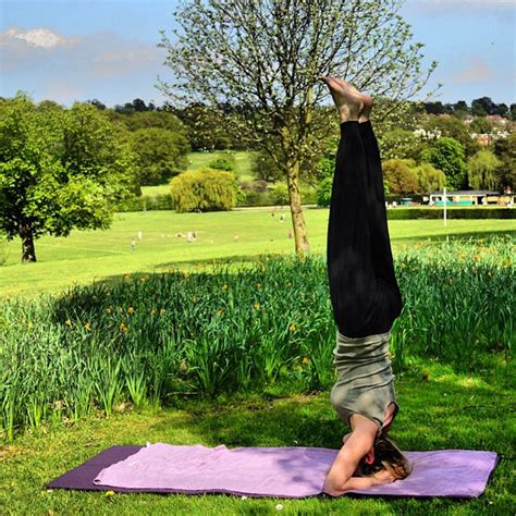 Sirsasana 10 Steps To Your First Yoga Headstand Lotsofyoga