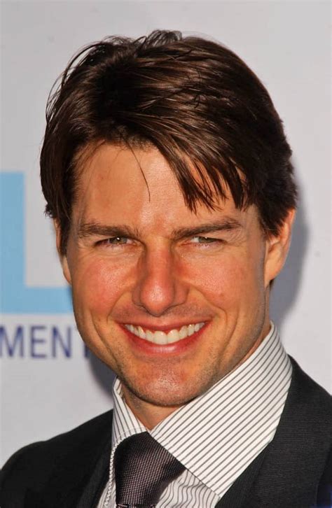 Tom cruise is confronted by mould of his own face on the project. Tom Cruise's Hairstyles Over the Years - Headcurve