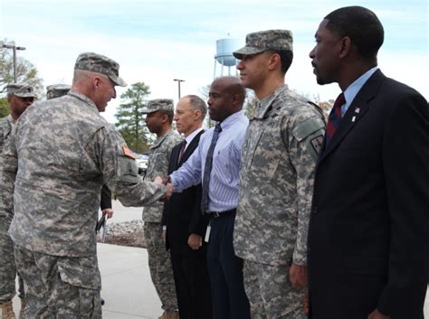 Tradoc Commanding General Recognizes Sustainers Article The United