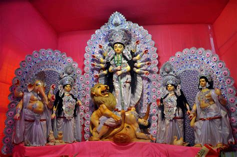 Bengalis Famous Festival Durga Puja Kicks Off This Evening The Samikhsya