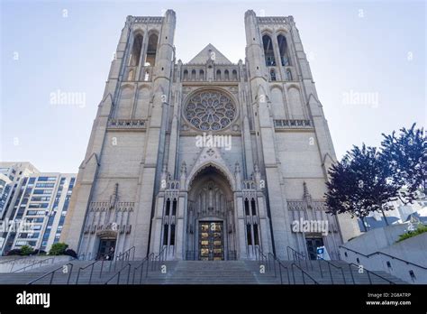 Sunny View Of The Grace Cathedral At San Francisco California Stock