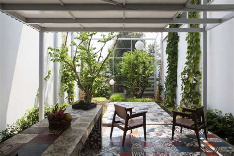 Well, it is very important to give the courtyards an attractive look. The Cult of the Courtyard: 10 Backyard Ideas for Small Spaces - Gardenista