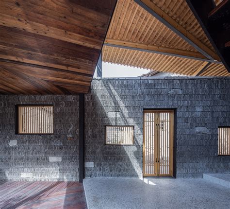 The Contemporary Remodelling Of Traditional Materials In Chinese