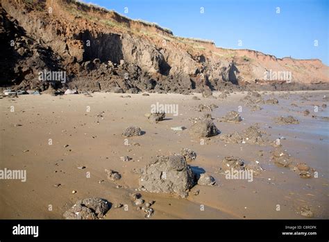 Holderness Coast Slumping Hi Res Stock Photography And Images Alamy