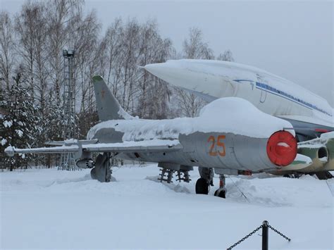 ソビエト空軍 Sukhoi Su 7 25 モニノ空軍博物館 航空フォト By Smyth Newmanさん 撮影2019年02月03日