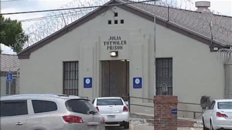 Tutwiler Inmate Dies In Hospital After Positive Covid 19 Test