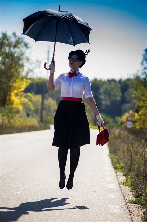 Miss Green Has A New Home Easy Diy Halloween Costume Mary Poppins
