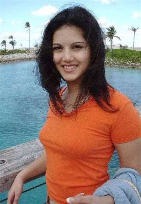 These Unseen Pictures Of Sunny Leone Will Blow Your Mind Trendspoint Sunny Leone Cool Girl