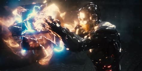 How The Snyder Cut Fixes Justice Leagues Cyborg