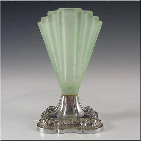 bagley 1930 s art deco green glass grantham vase 334 £38 00 art deco art deco glass art