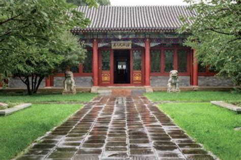 Tsinghua Universitys Experience China Programme