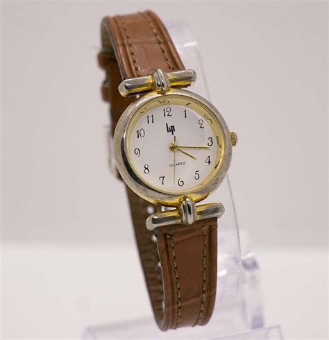 Vintage Lip Quartz Watch For Women Classic Retro French Wristwatch