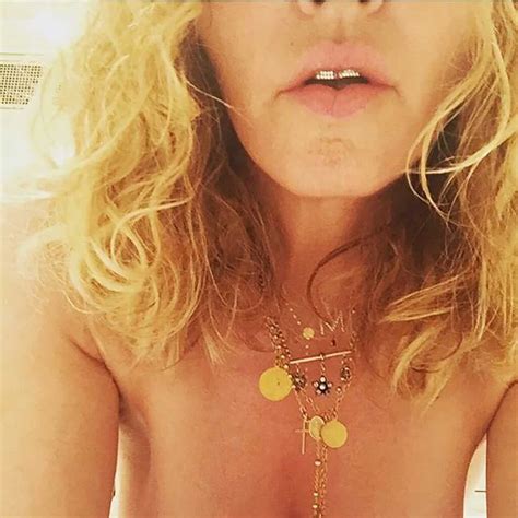 Madonna Siguió Los Pasos De Katy Perry Y Se Desnudó Para Pedir Que La Gente Vote Infobae