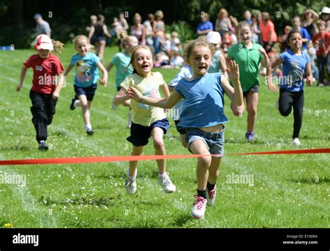 School Sports Day Running Race Hi Res Stock Photography And Images Alamy