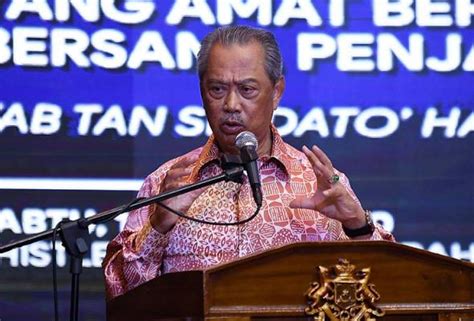 Masalah dalam sistem penyampaian perkhidmatan awam ialah ketidakseragaman dalam konteks pelaksanaan polisi dan prosuder kerja (h.i.u). PM usulkan pembentukan jawatankuasa teliti sistem ...