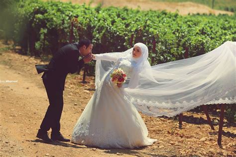 Find images of romantic couple. 150 Romantic Muslim Couples Islamic Wedding Pictures