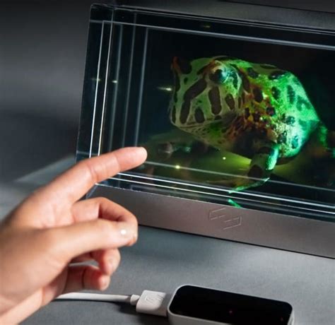 The Looking Glass A Holographic Display For 3d Creators Holographic
