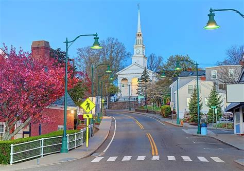 6 Coziest Small Towns In Connecticut