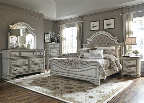 We offer bedroom sets ranging from 3 to 6 pieces that cover all individual styles. Magnolia Manor Upholstered Bed 6 Piece Bedroom Set in ...