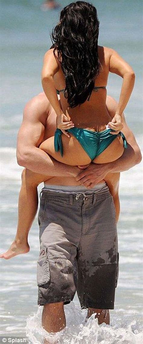 Kim Kardashian Exposing Sexy Body And Hot Ass In Bikini On Beach Porn