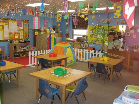 Nice Preschool Classroom Decorations Community Helpers Poem For Kindergarten