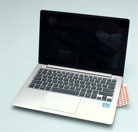 Unboxing laptop asus vivo book ultra ini harganya 6 jutaan loh guys,ada fungsi baru yaitu bisa sidik jari/ finger print di laptop ini. Laptop Touchscren Asus X202e 2nd Harga 2 Jutaan | Jual ...