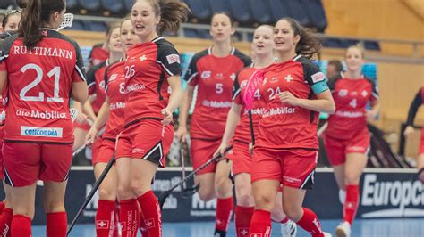 unihockey wm kantersieg der schweizerinnen gegen lettland in uppsala