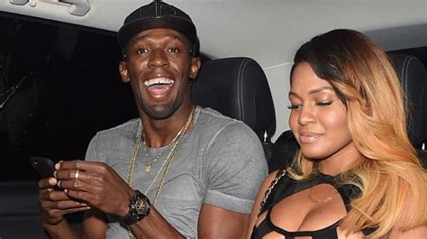 usain bolt gets women to flash their breasts awards them gold medals