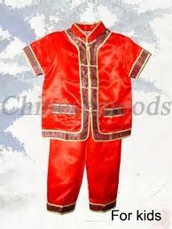 .menunjukkan pakaian tradisi lelaki kaum cina sewaktu perayaan? Qifa Primary - Malay (5): October 2011