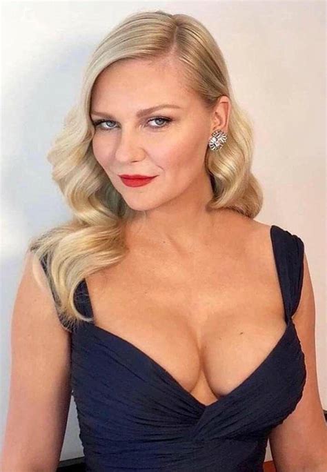 Mommy Kirsten Knows You Get Hard When She Shows Off Her Cleavage If You Behave She Will Let You
