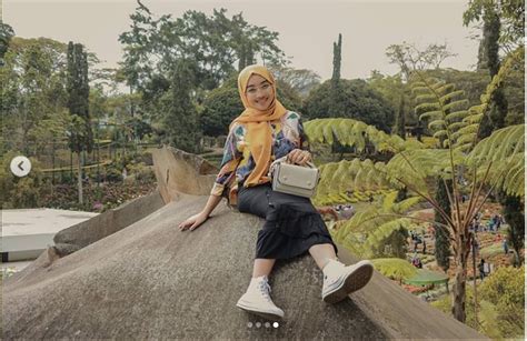 Penyanyi Cantik Indri Novita Sari Pedangdut Asal Gresik Jawa Timur