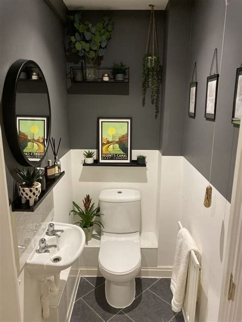 Wc Gris Et Blanc Fa Ons D Adopter Ce Duo De Couleurs Small Toilet Room Toilet Room Decor