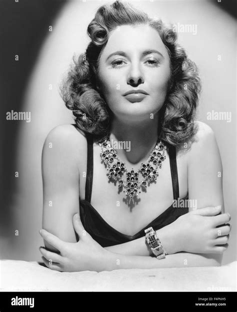 Barbara Stanwyck 1942 Photos Warner Bros Photo Stock Alamy
