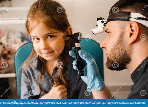 Ent Doctor With Otoscope Otoscopy Pediatrician Otolaryngologist Looks