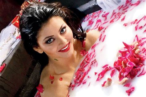 Urvashi Rautela Milk Bath In Great Grand Masti Movie Beautiful Actresses Glamour Stylish Red