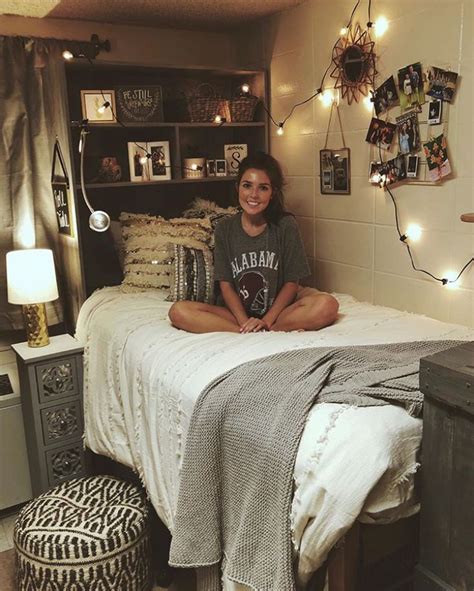 Cute Dorm Rooms Were Obsessing Over Right Now By Sophia Lee Dorm Room Designs Boho Dorm