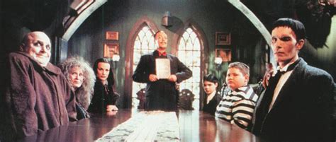 Die beliebte und äußerst erfolgreiche theaterkochshow »küchenklatsch bei klajner« setzen wir in dieser spielzeit fort. Addams Family - Und die lieben Verwandten | Bild 2 von 6 ...
