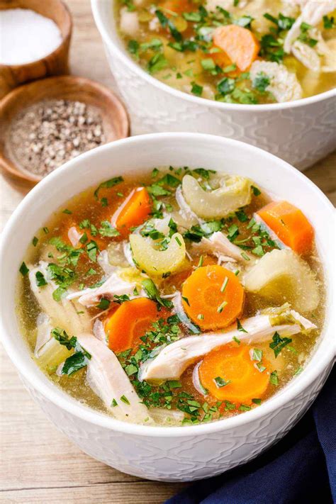 This mexican chicken soup is packed with this mexican soup recipe is super easy to make and tastes amazing! Easy 5-Ingredient Crockpot Paleo Chicken Soup - Paleo Grubs