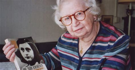 Woman Who Helped Anne Frank Dies At 100 Cbs News
