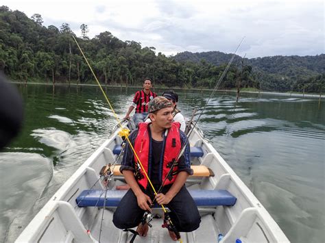Selain sungai, terdapat tasik semula jadi dan tasik buatan manusia di malaysia. 5 Tasik 'Port' Memancing & Pakej View Best Di Malaysia - LIBUR