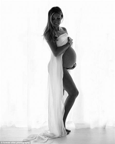 Seven Year Switch Star Jackie Poses Naked In Maternity Photo Shoot