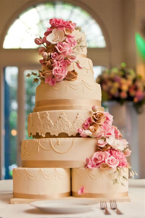Romantic Wedding Cake With Sugar Flowers