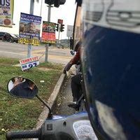 Apabila dah sampai pusat servis perodua balakong tu macam biasalah kena serahkan buku servis di kaunter dan selepas itu tunggu nama kita dipanggil. Pusat Komersial Seksyen 7 - 111 tips from 11568 visitors