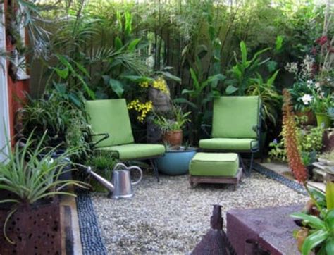 Small Courtyards With Seating And Climbing Plants Landscaping The