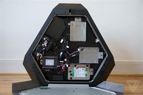 The Alienware Area 51 Is A Spaceship Disguised As A Gaming Pc The Verge